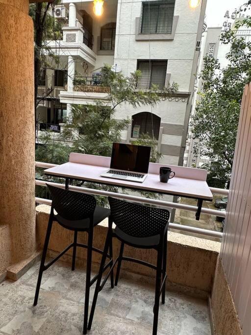 Zenn Pvt With Balcony Smart Tv Wifi Ac * Pune