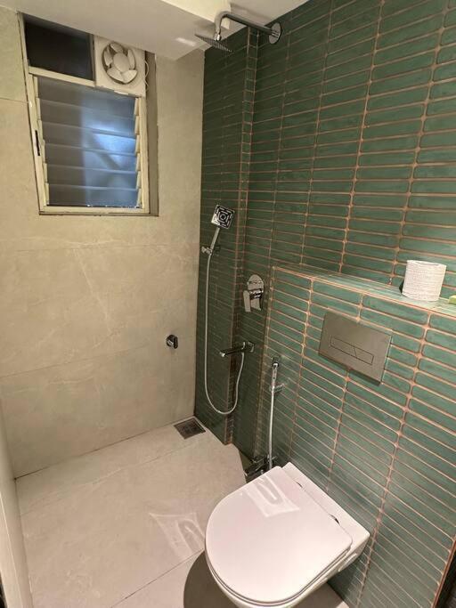 Zenn Pvt With Balcony Smart Tv Wifi Ac *